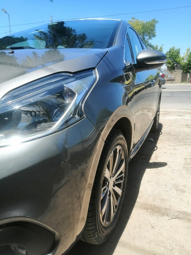 Peugeot 208 Feline