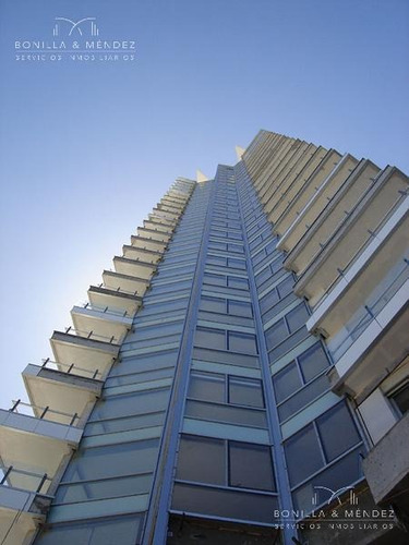 Seasons Tower, Frente Al Conrad Y A La Mansa, 2 Suites.