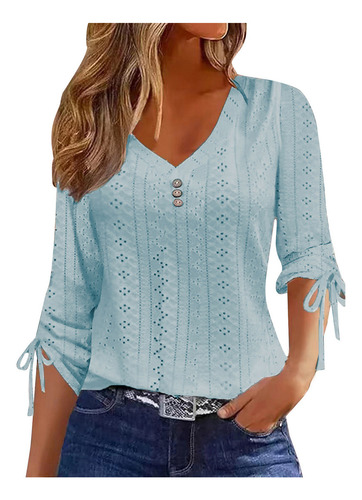 Blusa Feminina Com Botões E Manga Comprida Com Decote Em V