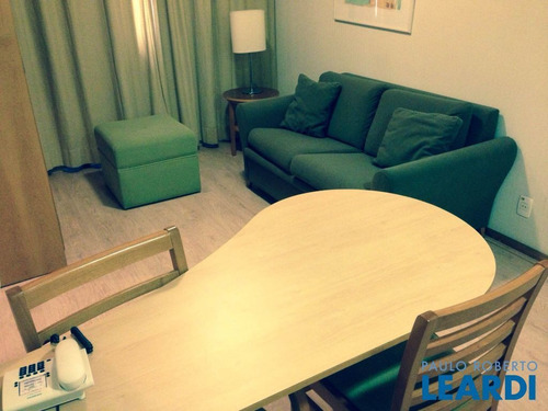 Imagem 2 de 9 de Flat - Moema Pássaros - Sp - 11109