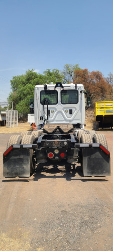 Camion O Tractocamion Day Cab Freigthliner Cascadia