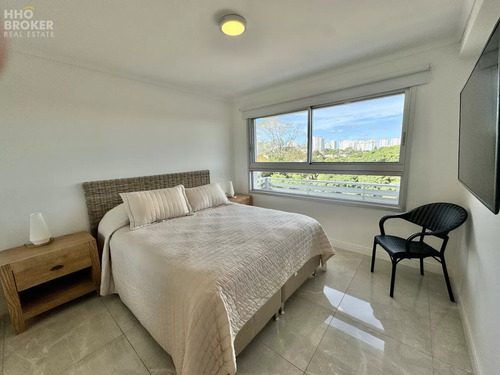 Departamento En Venta. Punta Del Este. Playa Mansa.