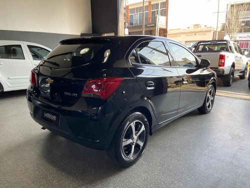 Imagen 5 de 24 de Chevrolet Onix 1.4 Ltz At 98cv 2016