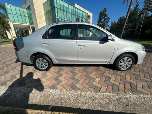 Toyota Etios 1.5 Xs