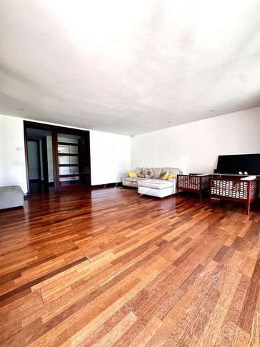 Duplex En Venta De 5 Dorm. Valle Escondido Lo Barnechea