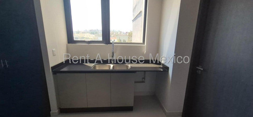 Departamento En Renta En Bosque Real, Huixquilucan Jl 25-3624.