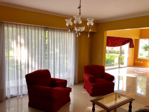 Imagen 11 de 19 de Excelente Casa A La Venta En Campos De Alvarez