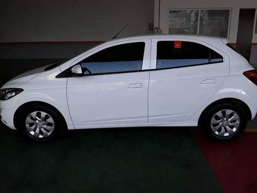 Imagem 8 de 10 de Chevrolet Onix 1.0 Mpfi Lt 8v Flex 4p Manual