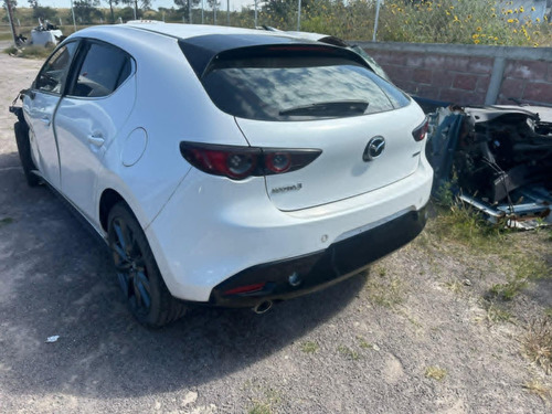 Mazda 3 Hatchback Estandar X Partes, Yonke