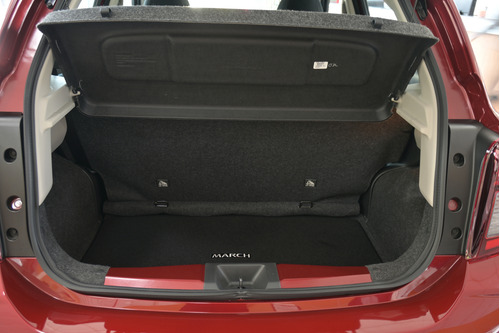 Nissan March 1.6 Exclusivo Mt