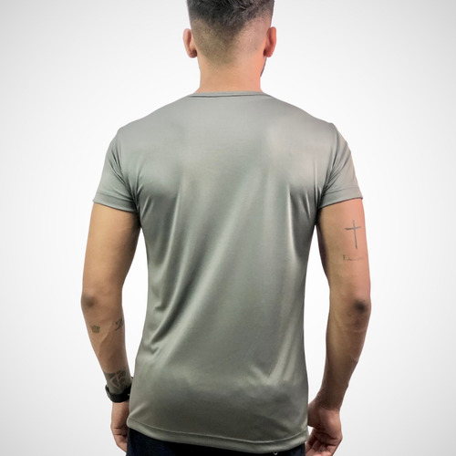 Imagem 3 de 4 de Camiseta Dry Fit Premium Masculina