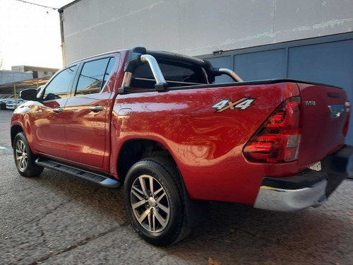 Imagen 4 de 9 de Toyota Hilux 2016 2.8 Cd Srx 177cv 4x4 At