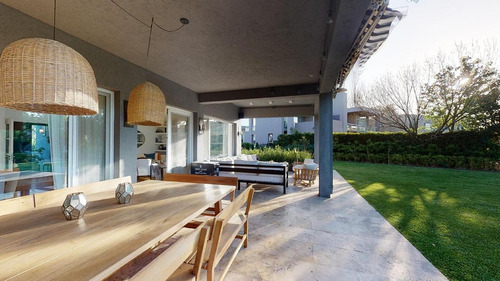Impecable Casa En Santa Bárbara En Una De Las Islas! Tour Virtual.