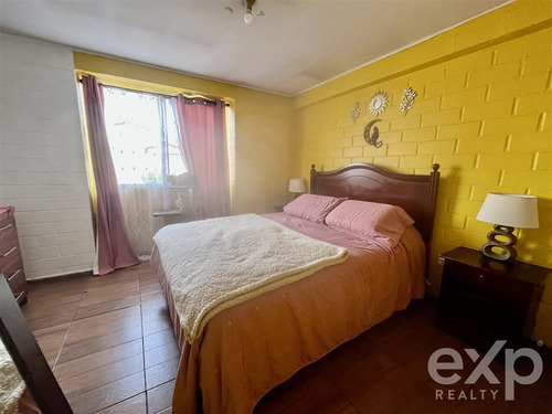 Casa En Venta De 2d, 1b Y Estacionamientos En Puente Alto