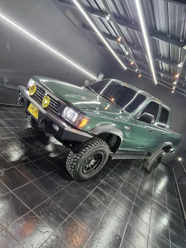 Toyota Hilux 2.4l 117 hp 4x4