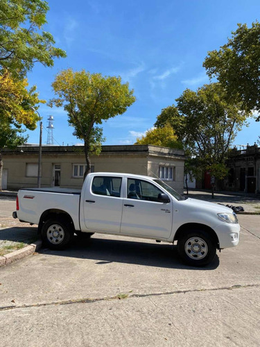Toyota Hilux 2.5 Cab Doble 4x2 2010