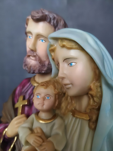 Imagem De Sagrada Familia 20cm Busto Em Resina Cor Pintura a mão
