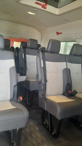 Alquiler De Vans Con Chofer: Turismo, Traslados Vip Y Ejec