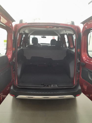 Imagen 23 de 25 de Kangoo Stepway 1.5 Okm 2023, Oferta Efectivo Stock Ultima Mf