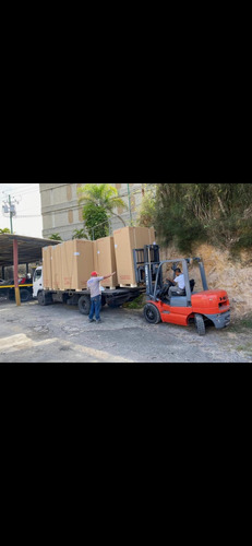 Imagen 8 de 10 de Alquiler Gruas Telescopicas Camion Gandola Motacarga Lowboy
