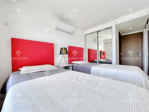 Apartamento De 2 Dormitorios Y Dependencia En Playa Brava - Punta Del Este