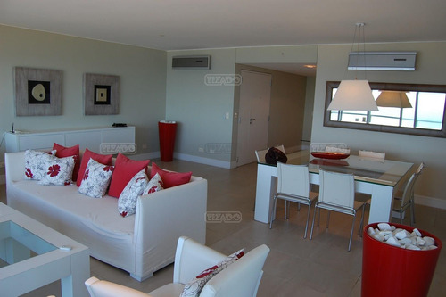 Imagen 10 de 30 de Apartamento Le Parc Piscina Piso Alto 3 Dormitorios Dependencia De Servicio Departamento En Venta Ubicado En Playa Brava, Punta Del Este, Punta Del Este / Maldonado