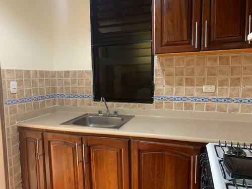 Apartamento En Venta Para Inversión Con Inquilino En El Vergel, Santo Domingo