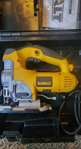 Sierra Caladora Dewalt Dw331k