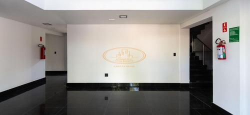 Sala Comercial Localizado(a) No Bairro Alto De Pinheiros Em São Paulo / São Paulo - 6806