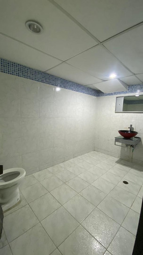 Imagen 3 de 19 de Venta De 12 Locales Comerciales, Sector Barrio Obrero. Adlz