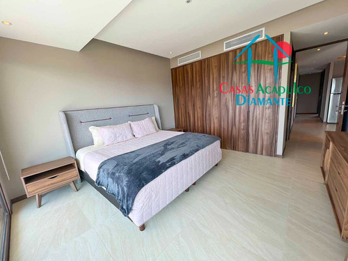 Cad La Isla Emerald F8. Terraza Con Vista A Las Áreas Comunes