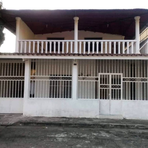 Se Vende Comoda Casa En La Candelaria, 007jsc