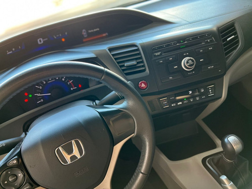 Imagem 7 de 16 de Honda - Civic 1.8 16v 4p Flex Lxs