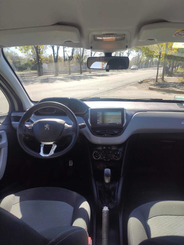 Peugeot 208 1.5 Allure Touchscreen 2016