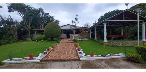 Finca En Lomas De Baruta