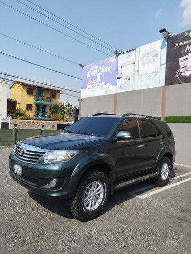 Toyota  Fortuner  4x4 