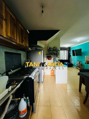 Vendo Casa En Fortín, Frente Al Salón Las Cupulas.