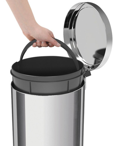Imagem 3 de 8 de Lixeira Inox Com Pedal 20 Litros Tramontina