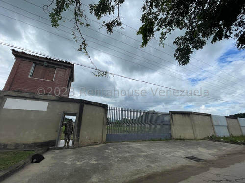 Galpón En Venta Santa Cruz De Aragua 24-1689 Yb