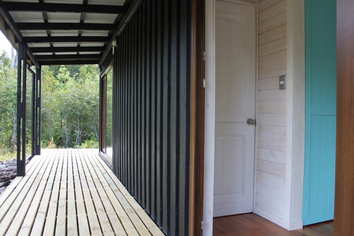 Moderna Tiny House Inserta En Parcela De Bosque Nativo