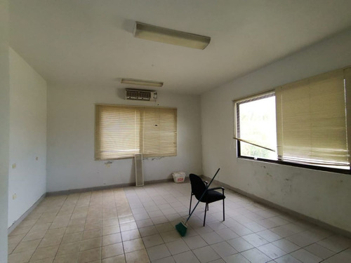 Imagen 15 de 30 de Terreno Comercial / Industrial Con Oficinas Y Galera
