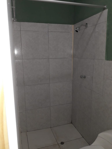 Alquilo Habitación Individual Amoblada 1ra. Et. Los Algarrobos Piura Piura (ref. Coliseo Deportivo)