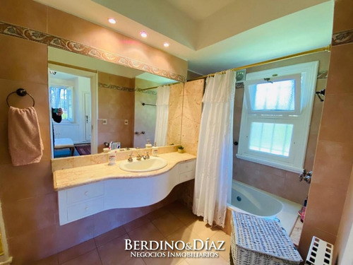 Herrmosa Residencia En Playa Mansa- Ref: 793