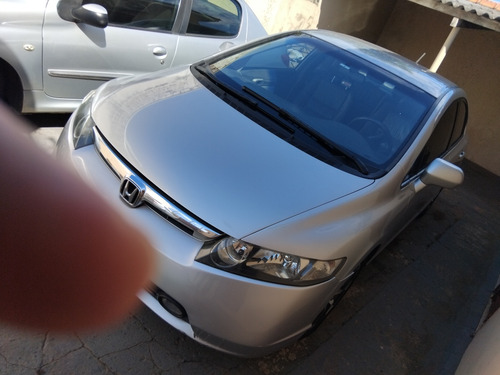 Honda Civic 1.8 Lxs Flex Aut. 4p
