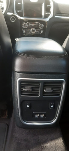Imagen 12 de 15 de Chrysler 300 C 2017