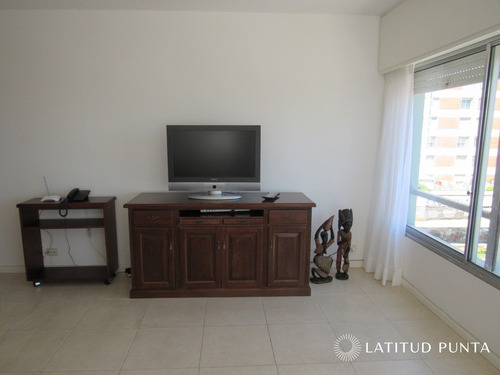Apartamento En Península- Ref: 826