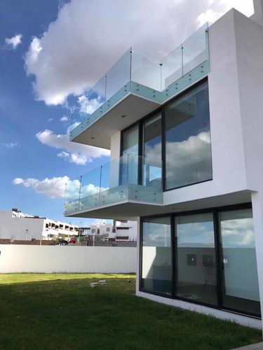 Casa En Renta En Zibata