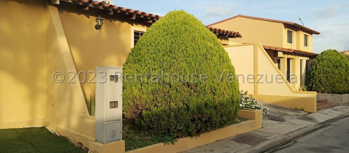 Casas En Venta En Cabudare Zona El Trigal  C O D  2 - 4 - 1 - 2 - 3 - 7 - 8 Mp