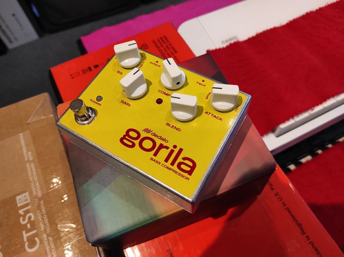 Pedal de efecto Dedalo Gorila GOR-4 amarillo