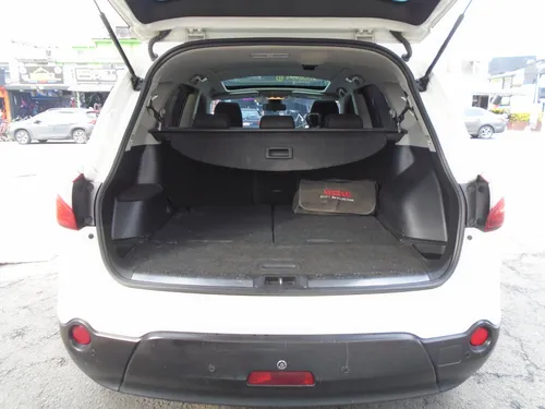 Nissan Qashqai 2.0l 4wd +2 4x2